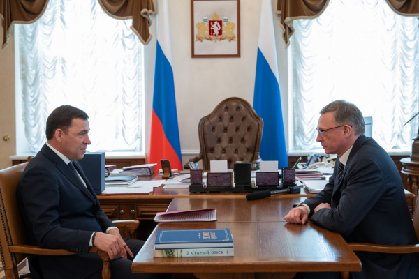 Евгений Куйвашев и Александр Бурков обсудили направления межрегионального сотрудничества
