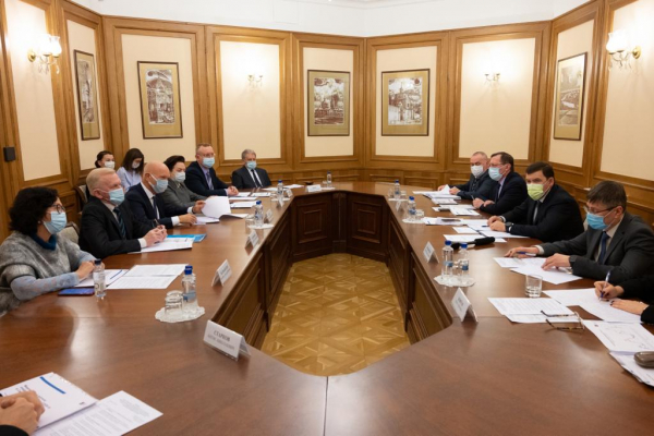 На фоне нового роста заболеваемости COVID-19 будет усилена работа call-центров и «горячей линии»