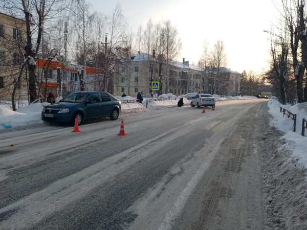 В Среднеуральске на пешеходном переходе травмирована девушка