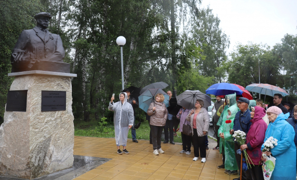 Энергетик вернулся  на центральную площадь