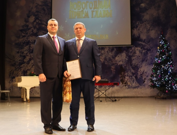 Дмитрию Липину вручен знак «За заслуги перед ГО Среднеуральск»
