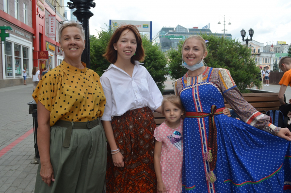 Живой концерт в Екатеринбурге с участием артистов из Среднеуральска