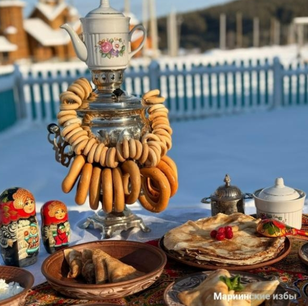Масленичные гуляния охватят всю Свердловскую область: уральцы поиграют в боулинг валенком и сожгут 8-метровый &laquo;Цветок&raquo;