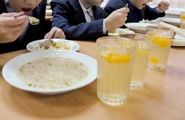 В столице – продуктами, на Урале - деньгами