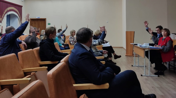 Секретарь Среднеуральского местного отделения партии «ЕДИНАЯ РОССИЯ» – Дмитрий Липин